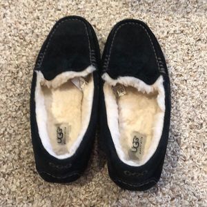 Brand new black uggs slippers